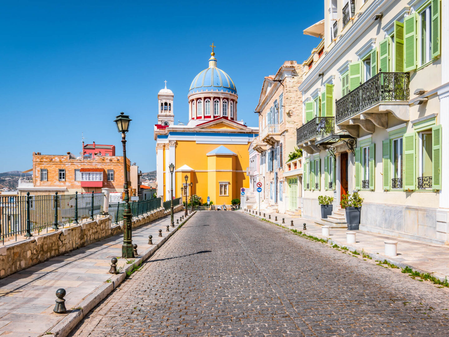 Syros colourful buildings